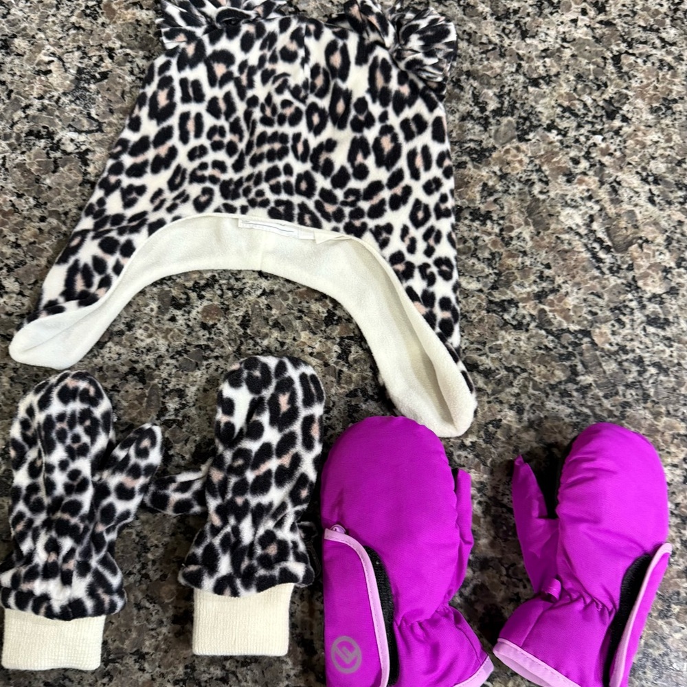 The Children's Place Leopard Print Pom Hat and Mittens Set & Thinsulate Mittens